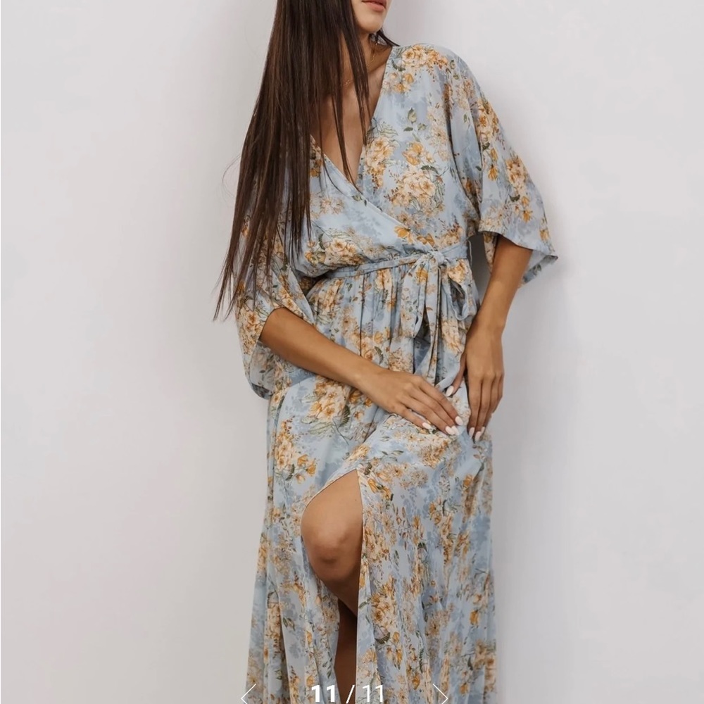 Beautiful delicate floral print maxi NWT